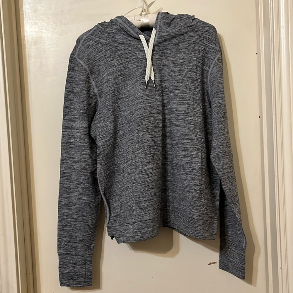 NWT long sleeve running shirt w/hoodie gray lightweight for sports Medium